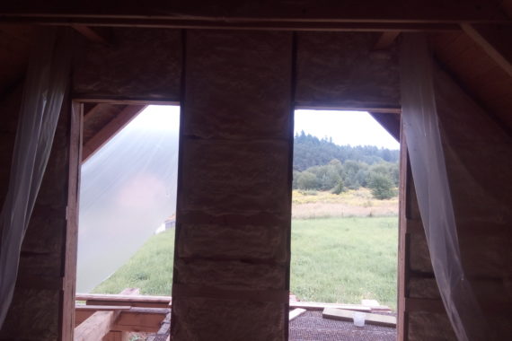 Zateplení dřevostavby, izolace roubenky, izolace střechy, zateplení střechy, PUR izolace, stříkaná izolace