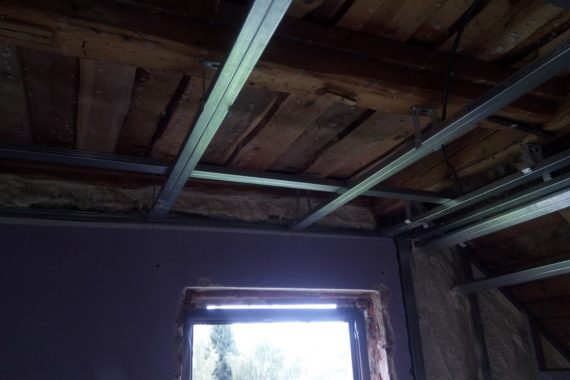 zateplení stěn, zateplení stropu, zateplení pěnou, pěnová izolace