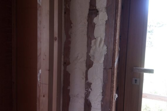 izolace do dutiny, stříkaná izolace, PUR pěna