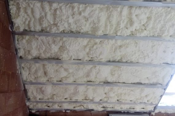 izolace PUR pěnou do SDK konstrukce