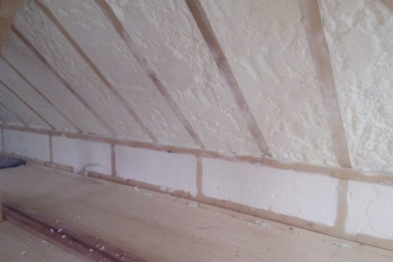 zateplování pěnou Mimoň, stříkaná PUR pěna, PUR izolace